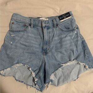 Abercrombie curve love mom short